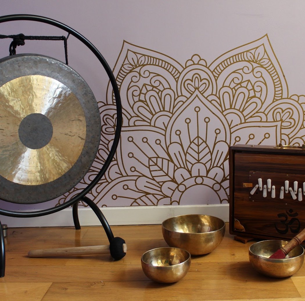 Center Ajna - Sonothérapeute, Professeur De Yoga, Praticienne Reiki Usui 1
